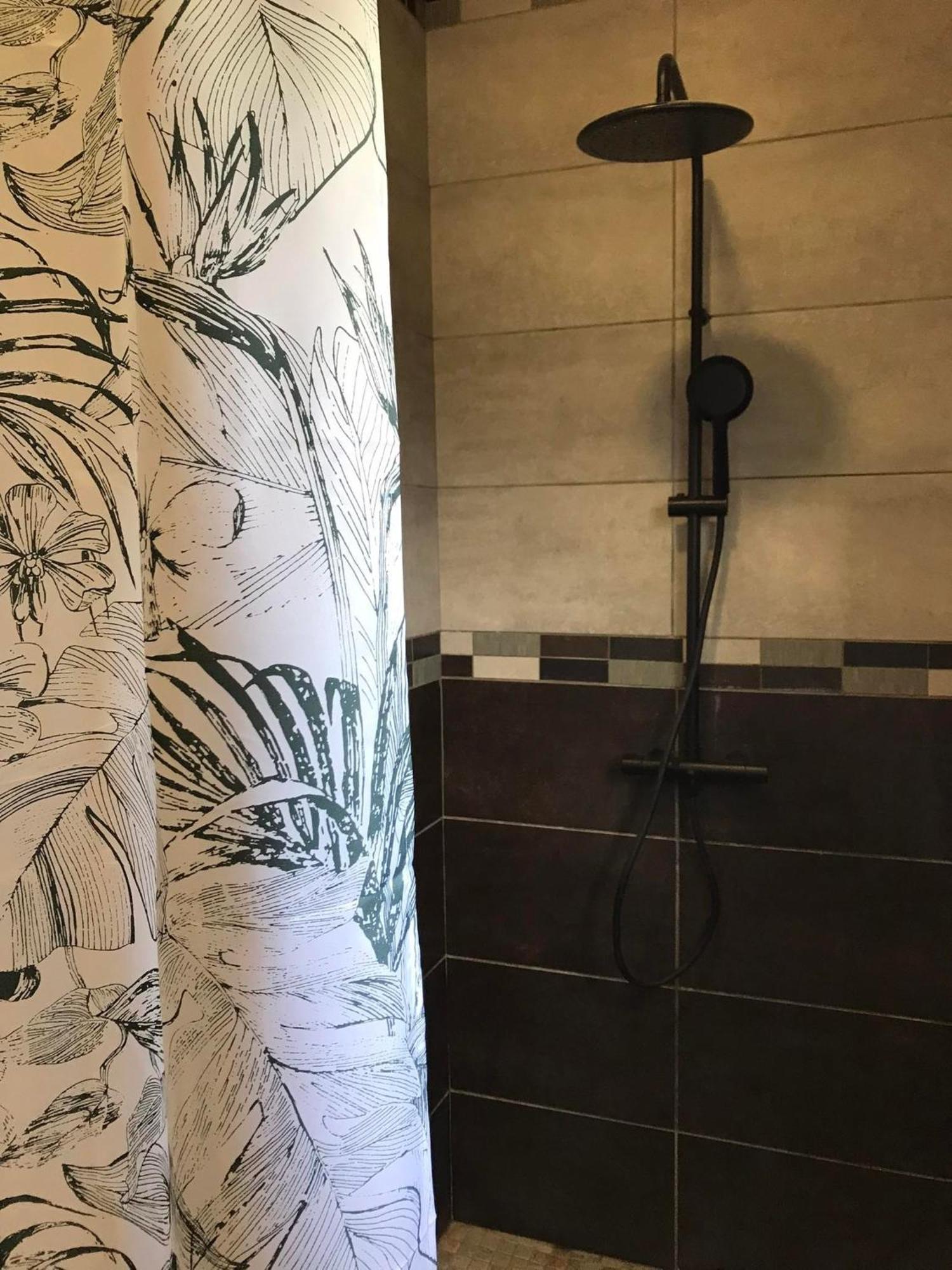 Villa Et Grand Jacuzzi Six Personnes, En Pleine Nature 圣若瑟 外观 照片